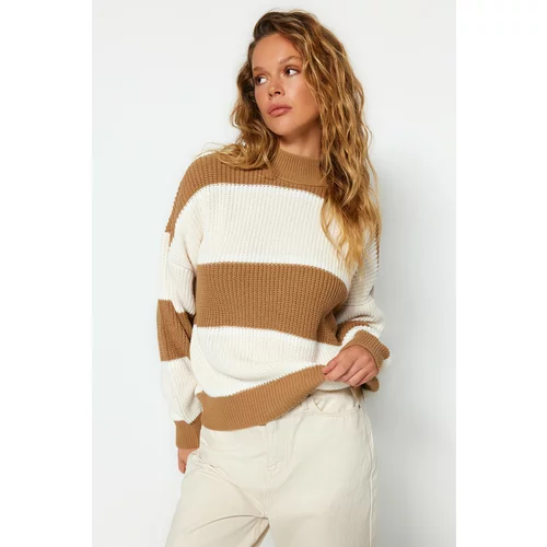 Trendyol Sweater - Braun - Oversize