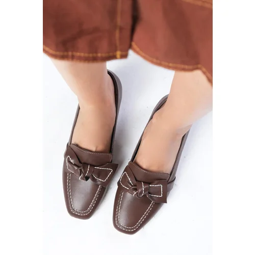 Mio Gusto Viola Brown Flat Toe Women's Low Heel Shoes