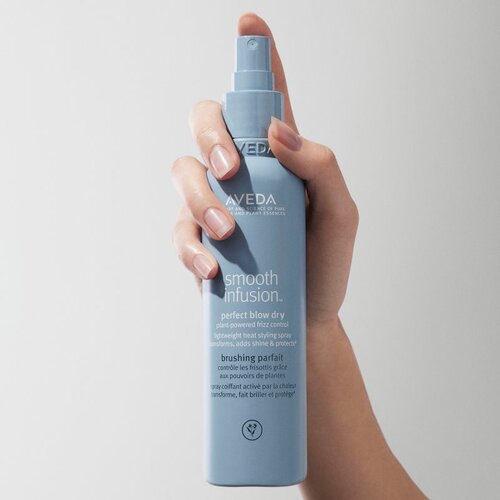 Aveda Smooth Infusion&amp;trade; Perfect Blow Dry gladilno pr&amp;scaron;ilo za su&amp;scaron;enje s su&amp;scaron;ilcem proti krepastim lasem 50 ml Slike