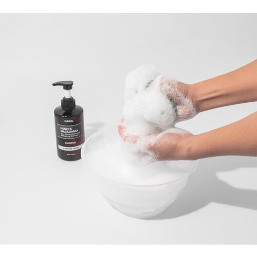 KUNDAL Honey &amp;amp; Macadamia White Musk naravni &amp;scaron;ampon za suhe in po&amp;scaron;kodovane lase 500 ml Slike