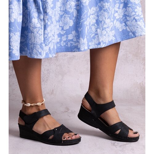 Gemre Black sandals on low wedge Kirane Cene