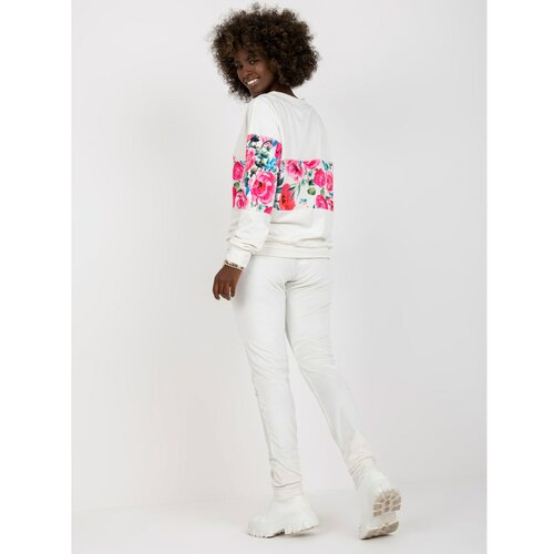 Fashion Hunters White two-piece velor set with RUE PARIS print Slike