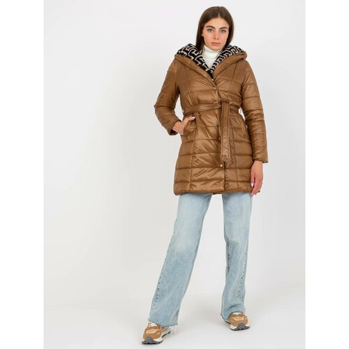 Fashion Hunters Transitional camel quilted jacket with a belt Slike
