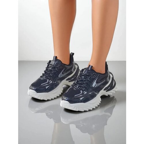Resti Women's sports sneakers on a thicker sole Nettes Cene