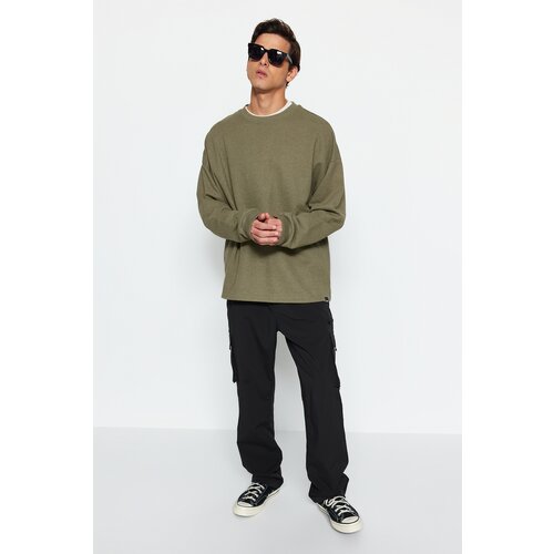 Trendyol Light Khaki Men's Oversized Label Detailed Long Sleeve Textured Cotton Sweatshirt. Slike
