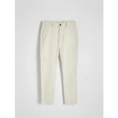 Reserved - Chino slim fit hlače - bež