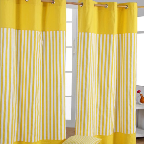 HOMESCAPES Thick Yellow Stripe Ready Made Eyelet Curtain Par, 117x137 cm Drop, (20749191) Cene