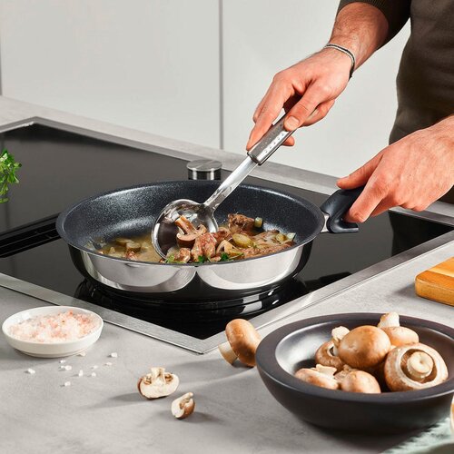 Fissler adamant premium 24cm pan Slike