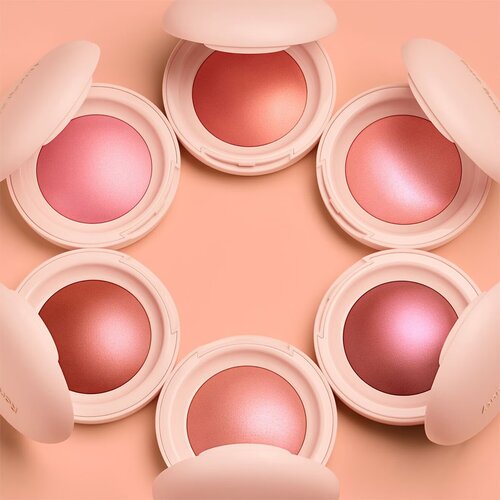 Rare Beauty Soft Pinch Luminous Powder Blush dolgoobstojno rdečilo odtenek Love 2.8 g Slike