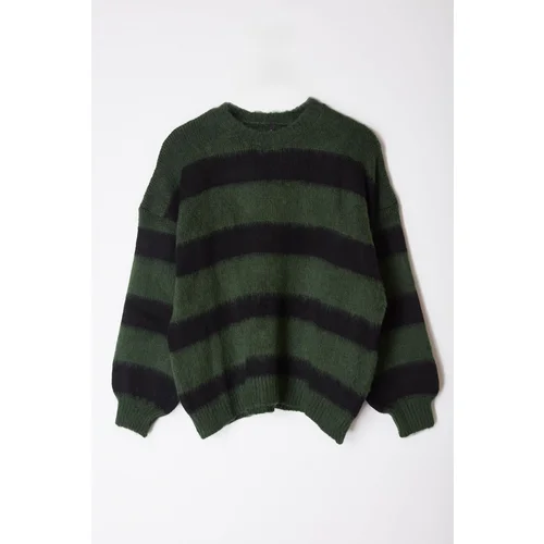 Trendyol Green Extra Wide Knit Sweater