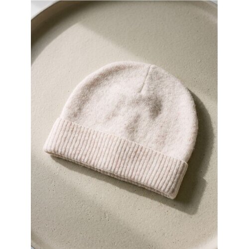 Sinsay Basic beanie kapa s dodatkom vune Slike