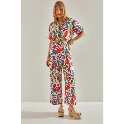 Bianco Lucci Women's Red Ethnic Patterned Palazzo Crop Suit with Double Trousers