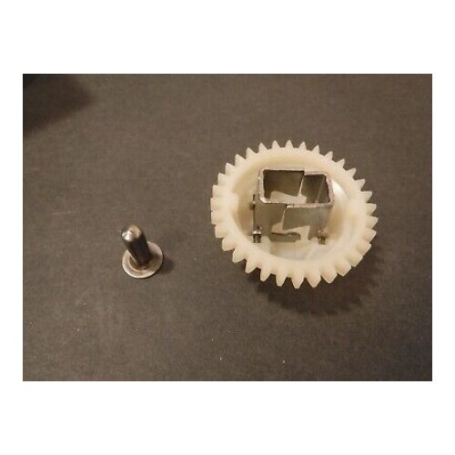  Briggs guini parts centrifugalni reg.obr br.5ks 494845 s.t Slike