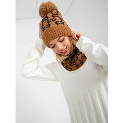 Fashion Hunters Lady's camel and black winter cap with pompom