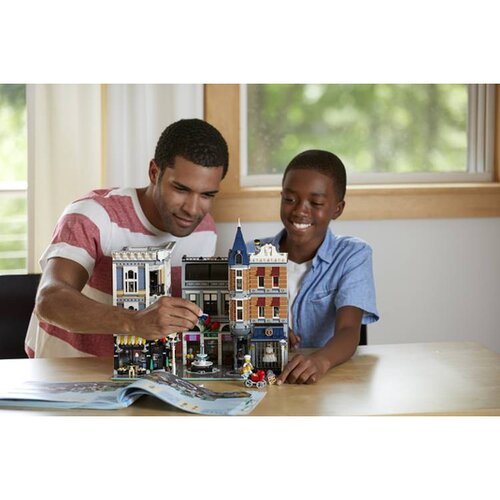 Lego Creator Expert 10255 Glavni mestni trg Slike