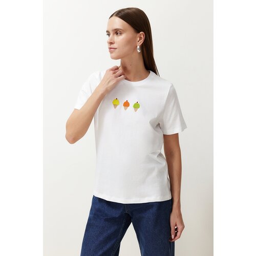 Trendyol White 100% Cotton Embroidered Regular/Normal Pattern Crew Neck Knitted T-Shirt Cene