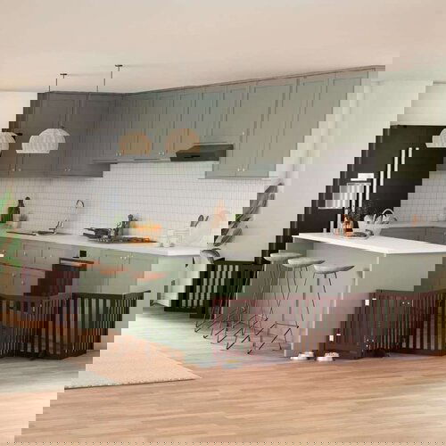 vidaXL Ograda za pse z vrati zložljiva 15 panelov rjava 750 cm les Cene
