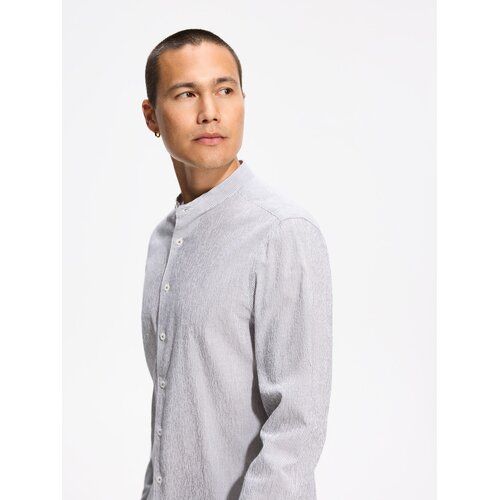 Reserved Slim fit ko&scaron;ulja s podignutim ovratnikom - crno Cijene