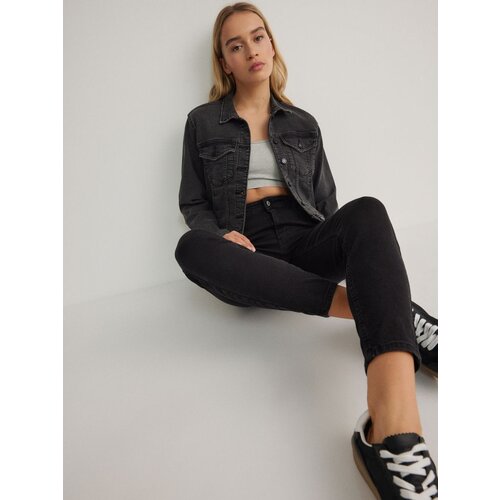 Reserved kavbojke slim push up - črna Cene