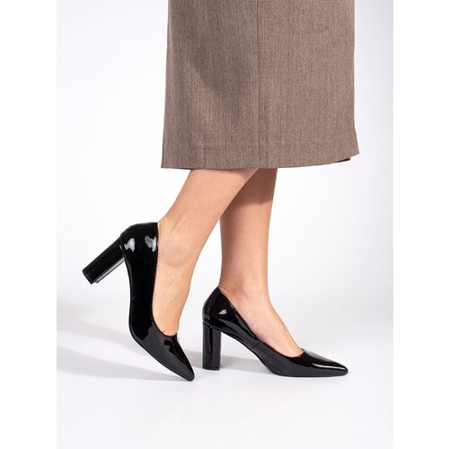 SEASTAR Elegant patent black pumps on a heel Slike