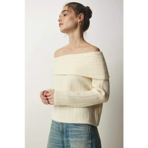  Women's Cream Madonna Collar Knitwear Sweater