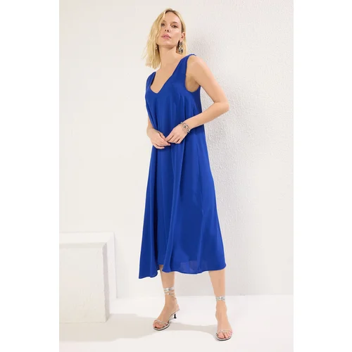 Trendyol Saks Relaxed Cut V Neck Midi Woven Dress