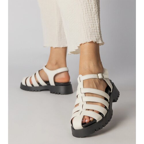  White platform sandals with closed toe line Kolla Slike