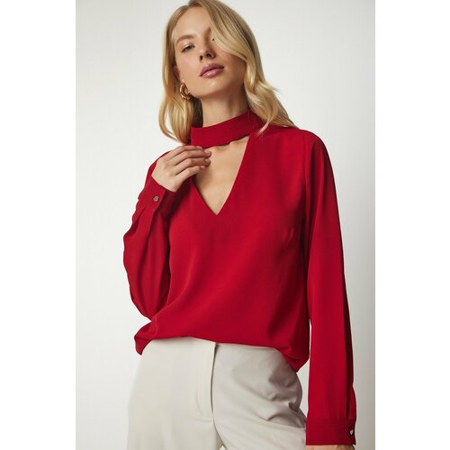 Happiness İstanbul Women's Red Crepe Blouse with Window Detailed and Decollete Slike