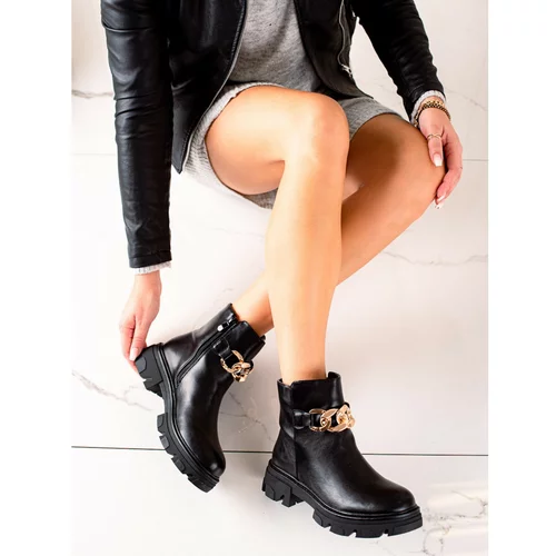 BESTELLE Black ankle boots with chain