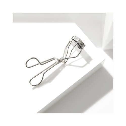 Tweezerman Classic Curl Eyelash Curler - Silver Cene