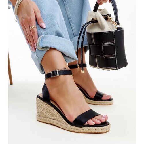 D/CEO Yellow sandals Dolores Cene