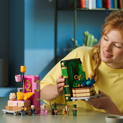 Lego LEGO&amp;reg; Wicked - Knjižni opori Glinda in Elphaba (75691) Slike