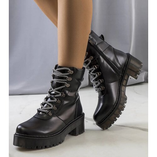 Gemre Black ankle boots with decorative lacing Hildel Slike