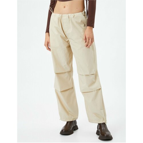 Koton Parachute Pants with Elastic Waist and Legs with Stopper. Slike