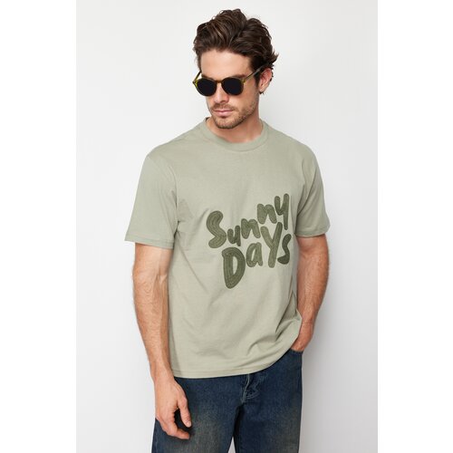 Trendyol green men's relaxed/casual fit crew neck 100% cotton t-shirt with text embroidered Slike