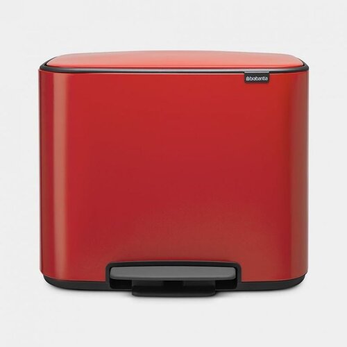 Brabantia Bo pedalni ko&scaron; 3 x 11 L s 3 plastičnimi vložki - Passion Red Cene