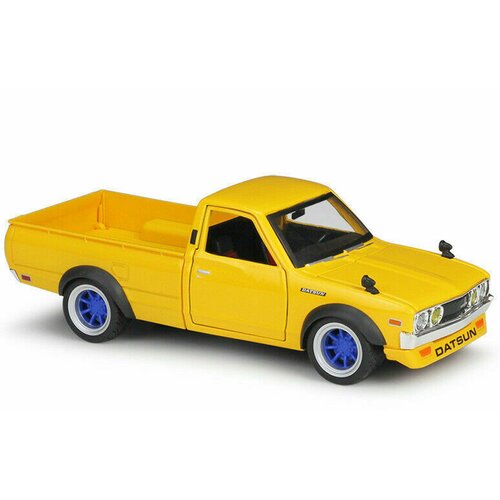 Maisto metalni model autića 1:24 design tokyo modern 1973 datsun 620 pick-up 32528 žuti Slike