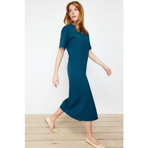 Trendyol Petrol 100% Cotton Slit Detailed Shift/Comfortable Cut Mid Knitted Midi Dress Slike