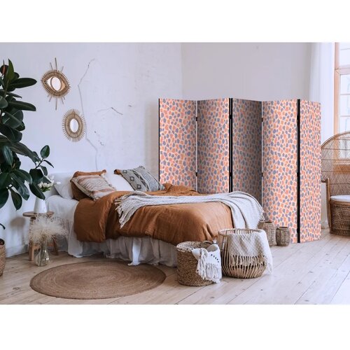  Paravan - Giraffe Pattern - Colorful Animal Pattern in Blue-Pink Spots 225x172 Jednostrani Slike