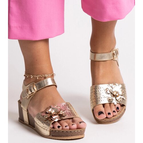 Gemre Golden wedge sandals with flower Kifah Cene