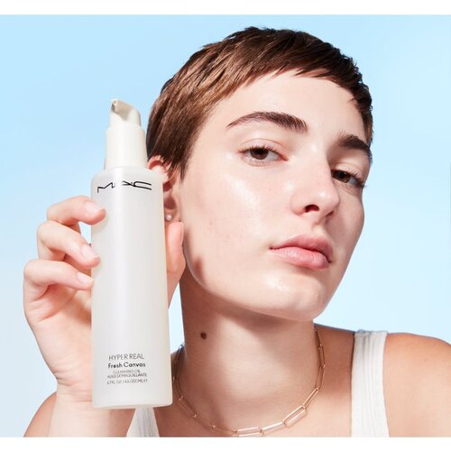 MAC Cosmetics Hyper Real Fresh Canvas Cleansing Oil nežno čistilno olje 200 ml Slike