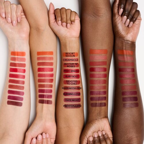 MAC Cosmetics Powder Kiss Lip + Cheek Mousse večnamensko ličilo za ustnice in lica odtenek Date Night 5 ml Slike