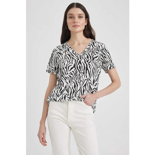 Defacto Traditional Regular Fit V Neck Zebra Patterned Short Sleeve T-Shirt