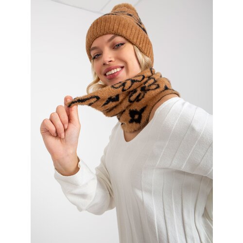 Fashion Hunters Women&amp;#039;s camel-black winter scarf Slike