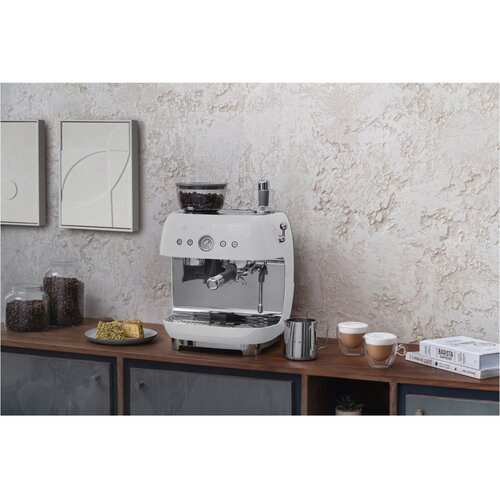 Smeg EGF03WHEU Aparat za kavu 50-ih s za integriranom mlincem kavu Bijeli Slike