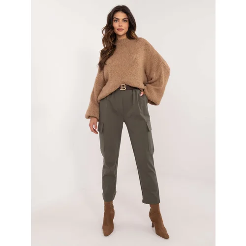 Fashionhunters Khaki women's cargo pants with belt OCH BELLA