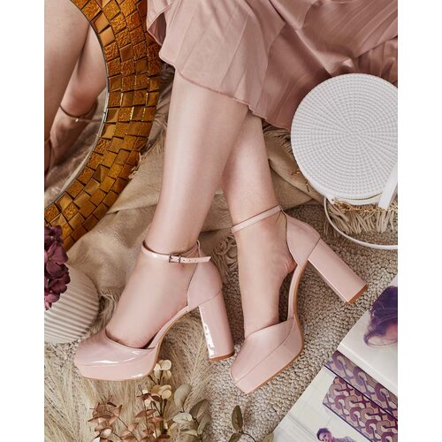 Resti Women's Lefeyoa lacquered post sandals Cene