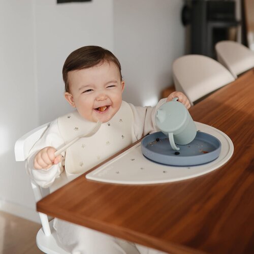 Mushie silikonski lončić s ručkama za učenje pijenja sippy cup ivory Slike