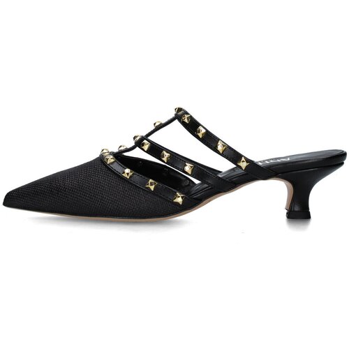 Anita Natikači 894M079 Črna Cene