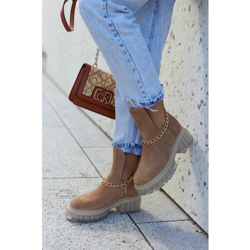 LEMAR Fashionable Suede Booties With A Cut Camel Forget Me Slike